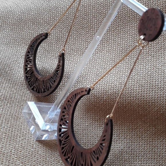 *2 for $15* Wood Mandala Scoop drop earrings - Picture 3 of 6